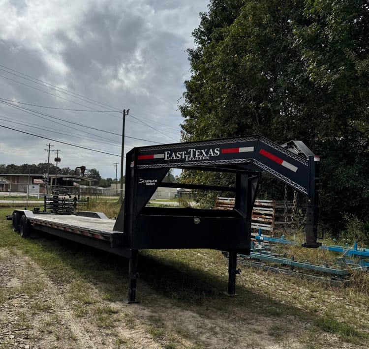 EQUIPMENT TRAILER